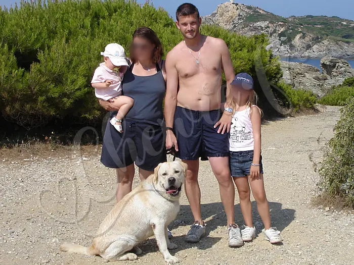 Chewie - Chien labrador retriever sable LOF - Toute la famille en vacances en Provence-Côte d'Azur. Que du bonheur !